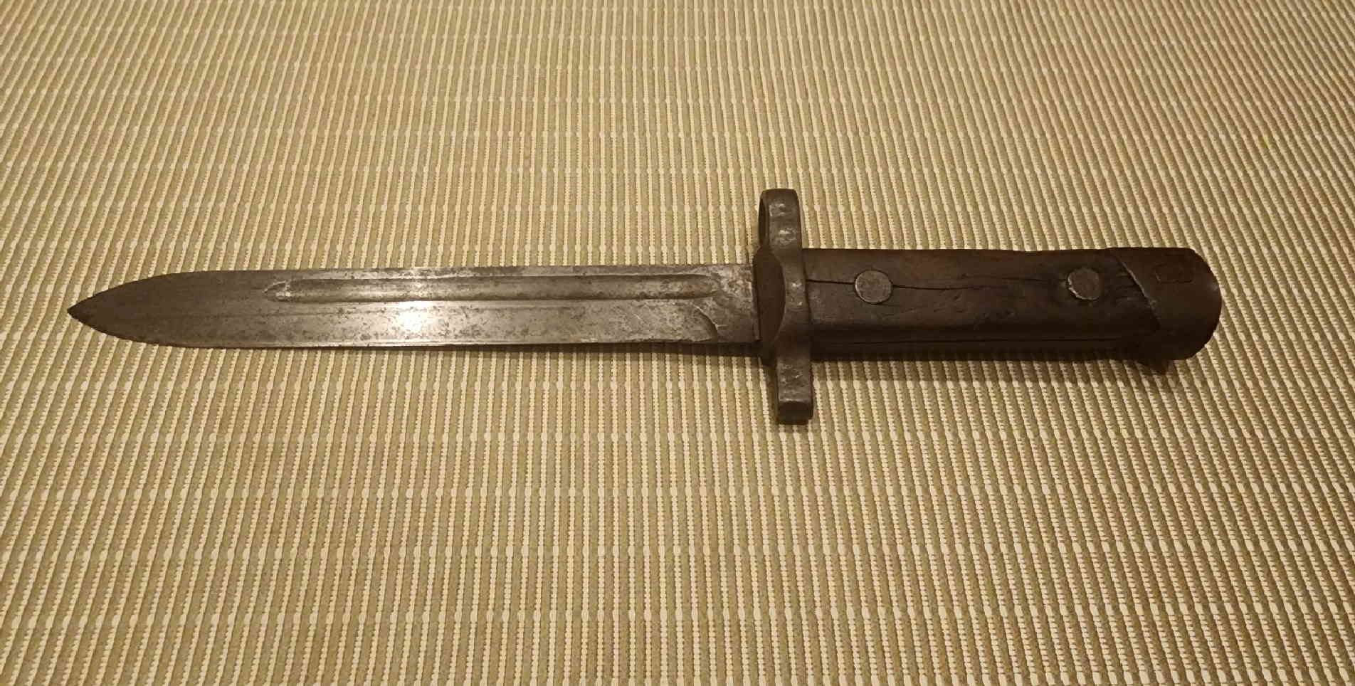 Left-side view of the M1938 fixed bayonet