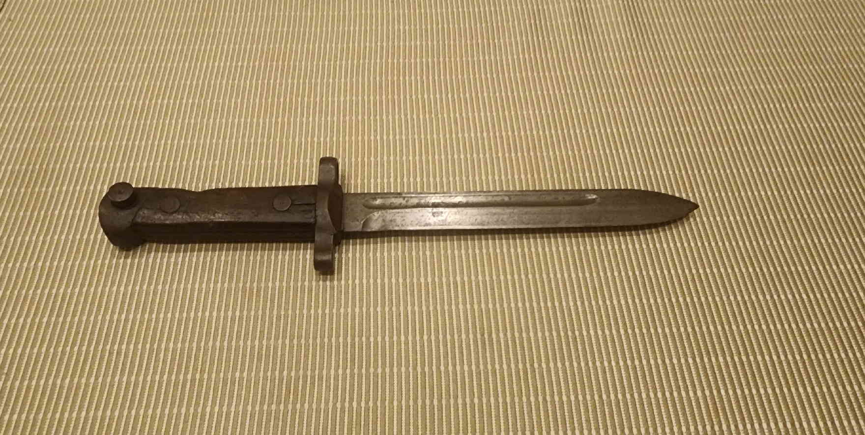 Right-side view of the M1938 fixed bayonet