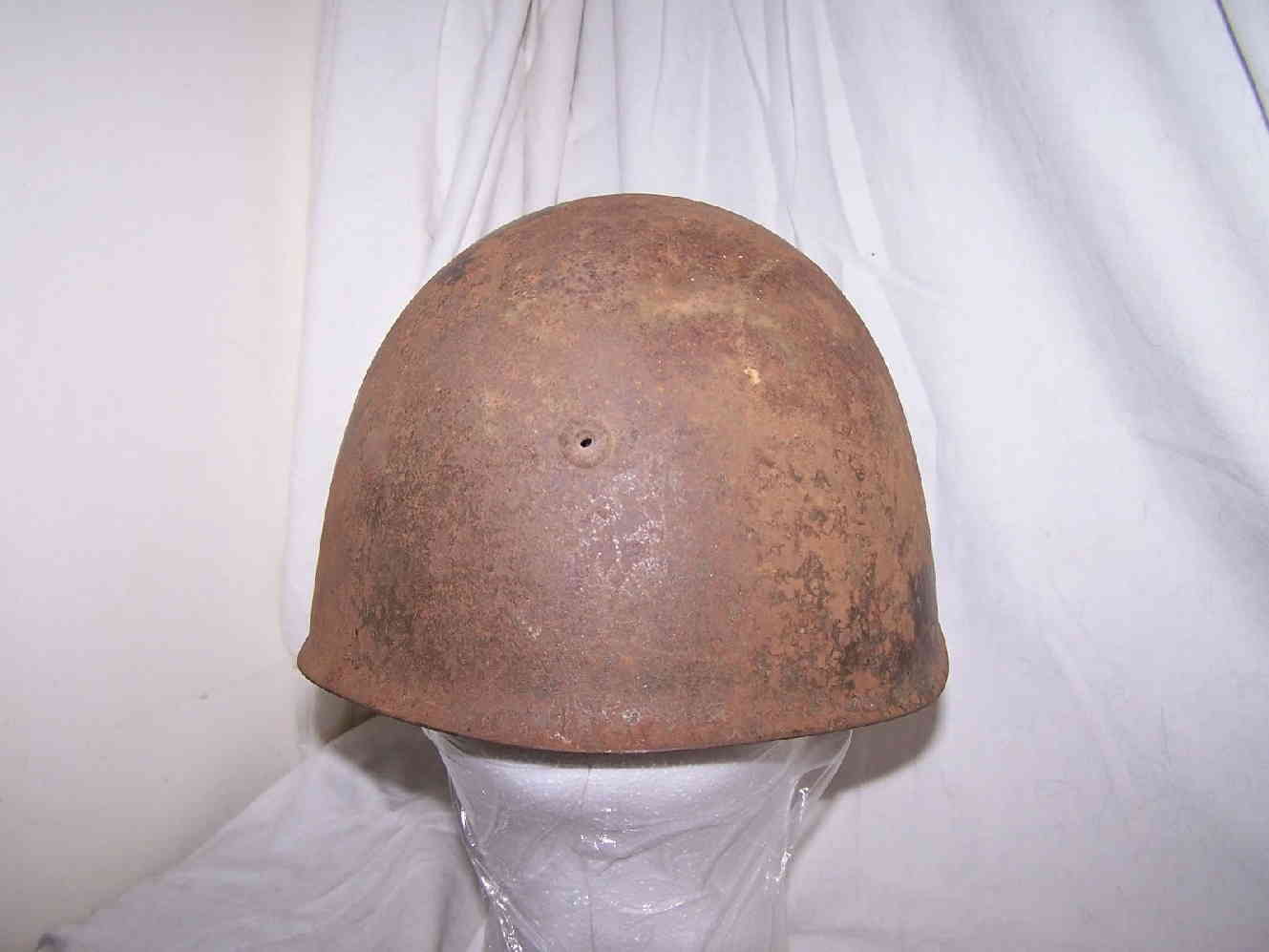 Rear view of Italian M33 helmet