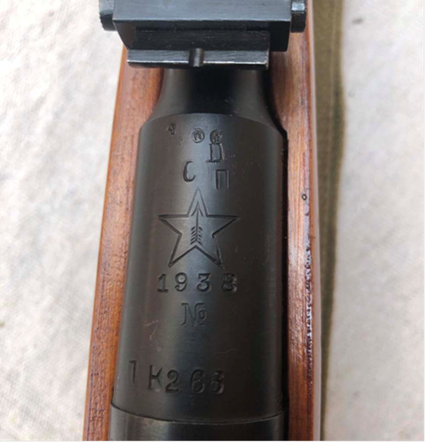 Top view of the bolt and receiver