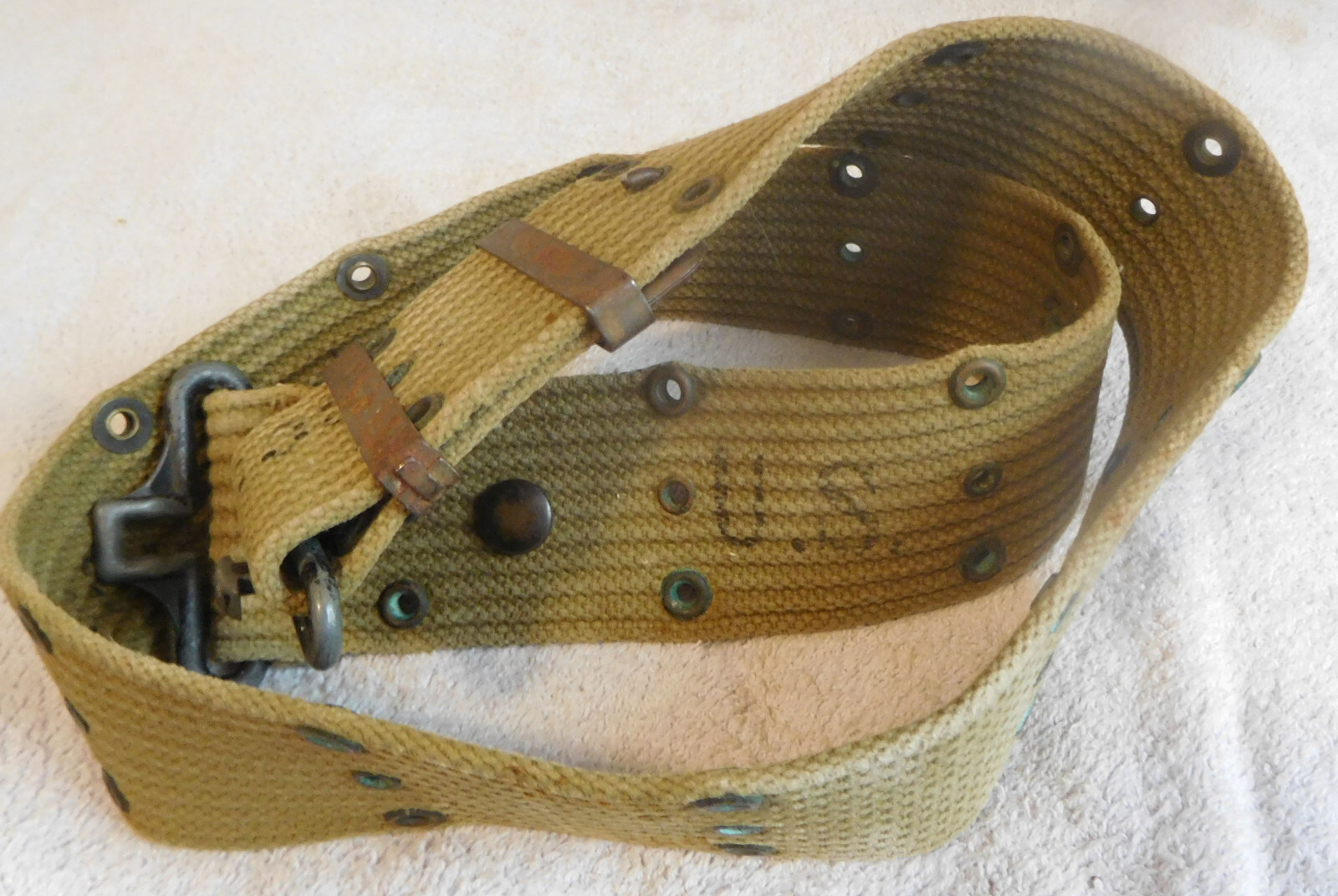 Overall view of a 1942 NASCO M-1936 U.S. pistol belt